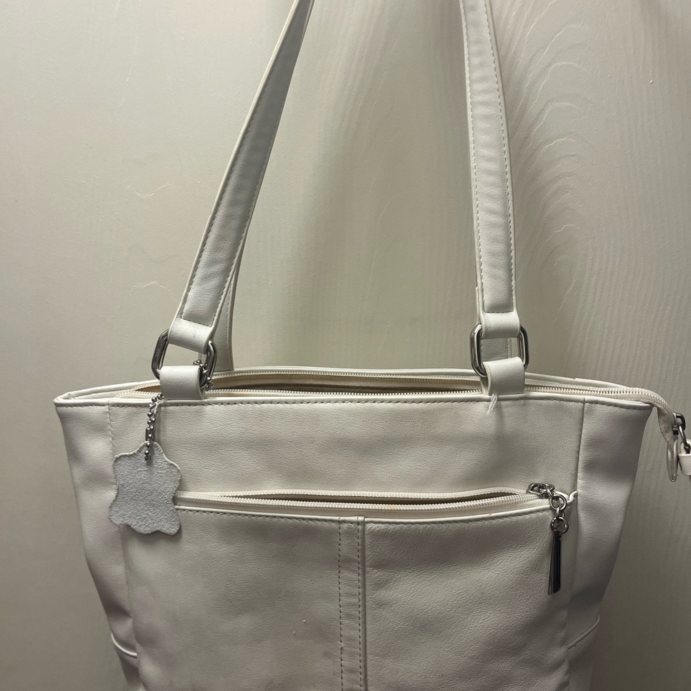 Elegant White Tote Bag Giani Bernini white leather